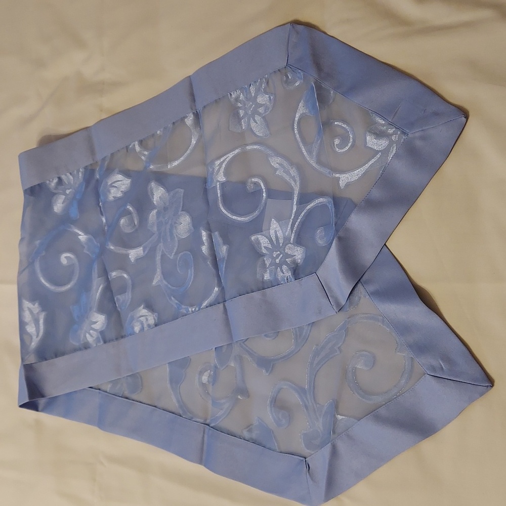 Blue Sheer Pattern Table Runner - Picture 2 of 8